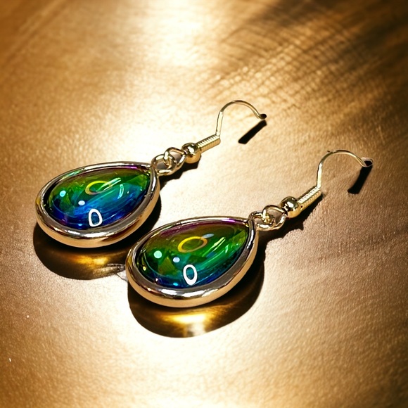 Rainbow Oil slick color changing tear drop earrings - Picture 4 of 4